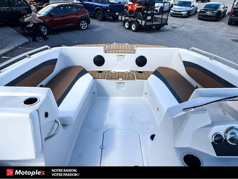 2025 Starcraft SVX 171 OB 90HP  deck boat bateau Ponté thumbnail 12