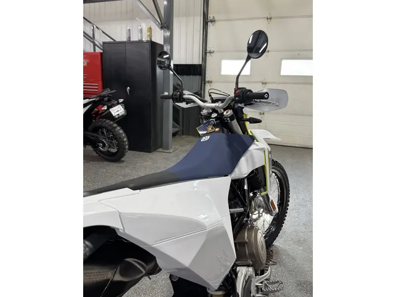 2027 Husqvarna 701 ENDURO thumbnail 10