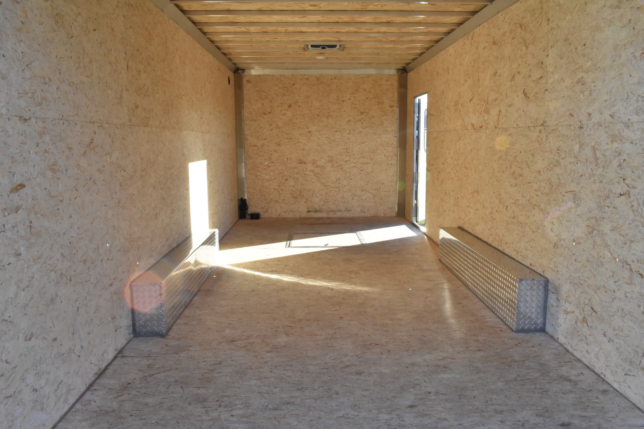 2024 Alcom Aluminum Enclosed 8.5' x 20' Tandem Axle thumbnail 6