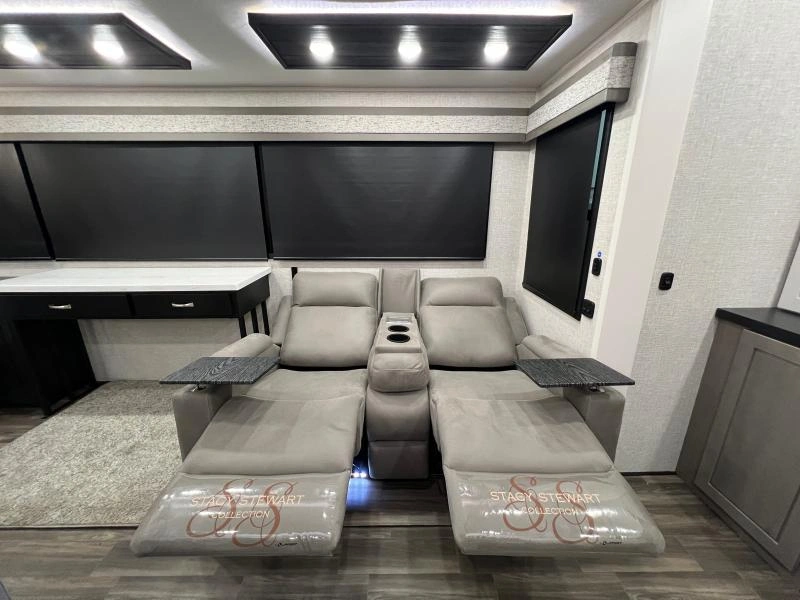 Jayco North Point 381ckre 2025 alt