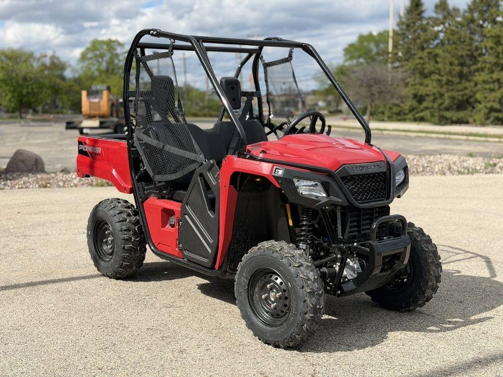 2026 Honda Pioneer 520 alt