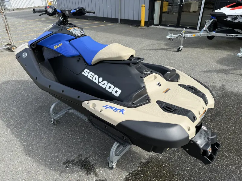 2025 Sea-Doo SPARK™ 1UP TRIXX-90 thumbnail 5