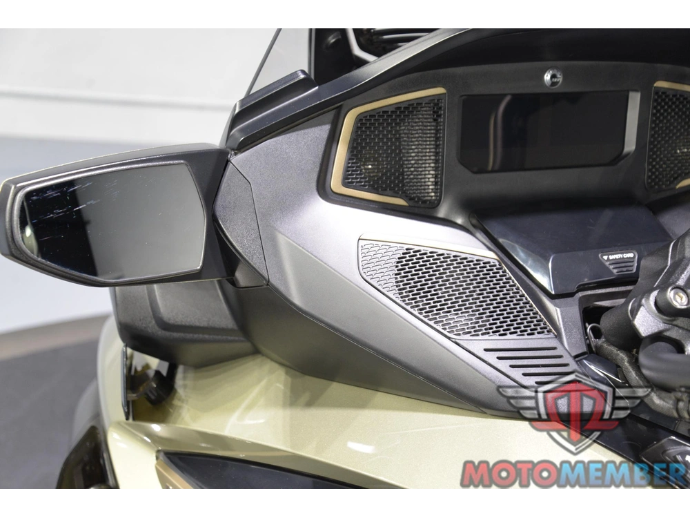 2021 Can-am Spyder Rt Sea-to-sky alt