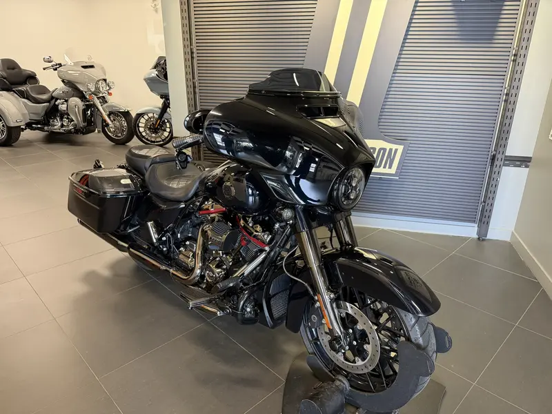 2022 Harley-Davidson CVO Street Glide FLHXSE FLHXSE thumbnail 2