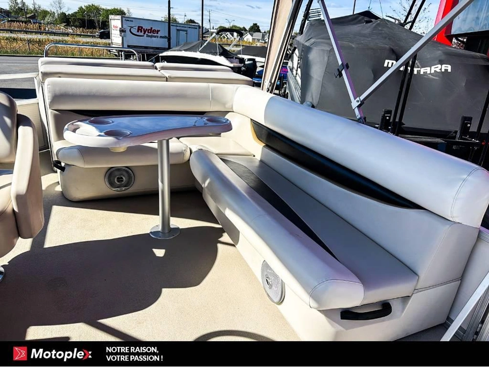 2010 Princecraft Vectra 21 Campeur alt