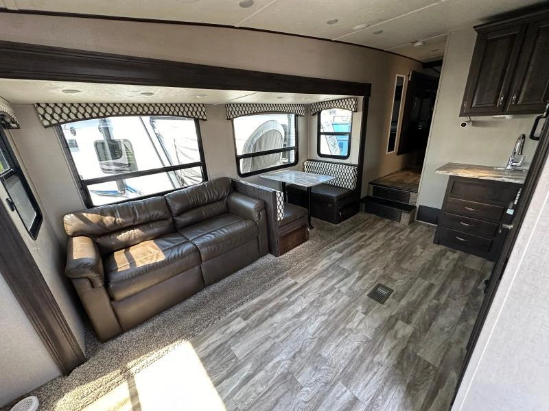 Shasta Phoenix 25mk 2020 alt