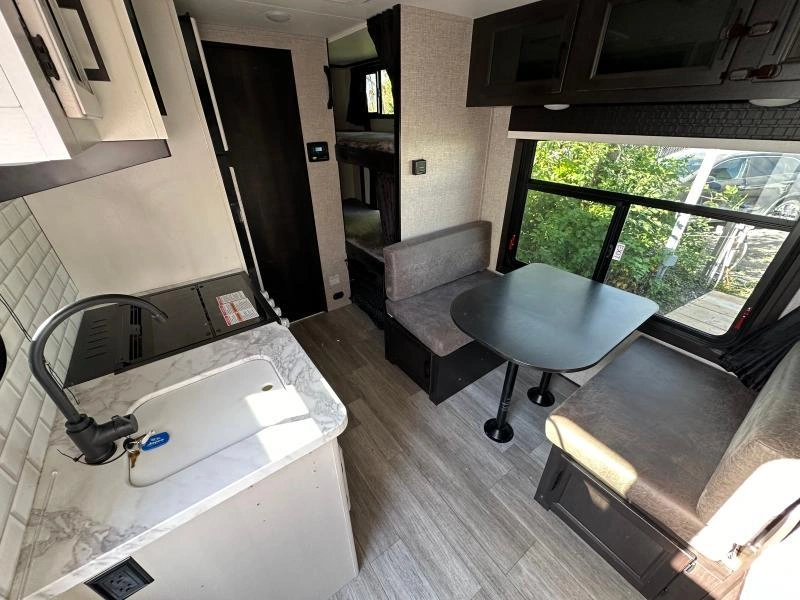 Jayco Jay Feather 171bh 2022 alt