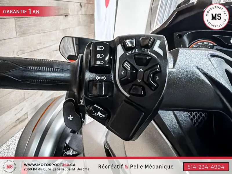 2014 Can-Am SPYDER ST LIMITED PERLE RARE !!! TRÈS BAS KM ! thumbnail 13