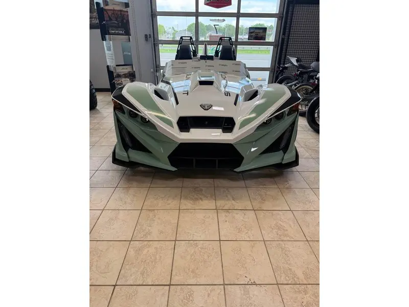 Polaris Slingshot R AUTODRIVE 2026