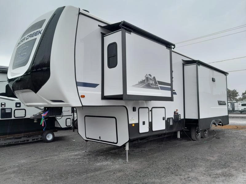 Forest River Cedar Creek 3525lf 2024 alt
