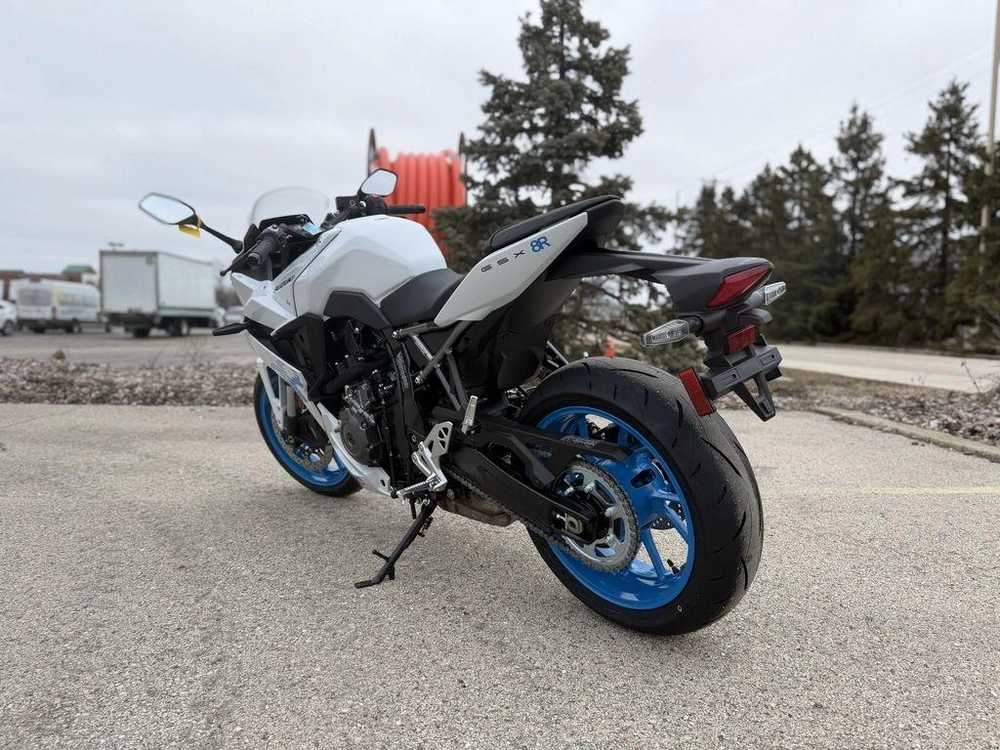 2026 Suzuki Gsx-8r alt