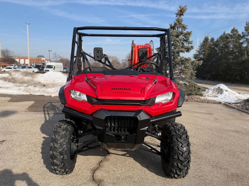 2025 Honda Pioneer 1000 Deluxe alt
