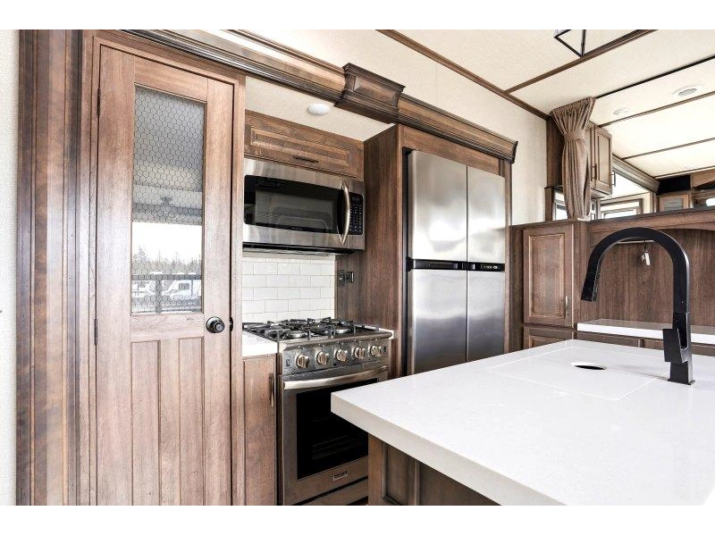 Grand Design Solitude 380fl 2022 alt