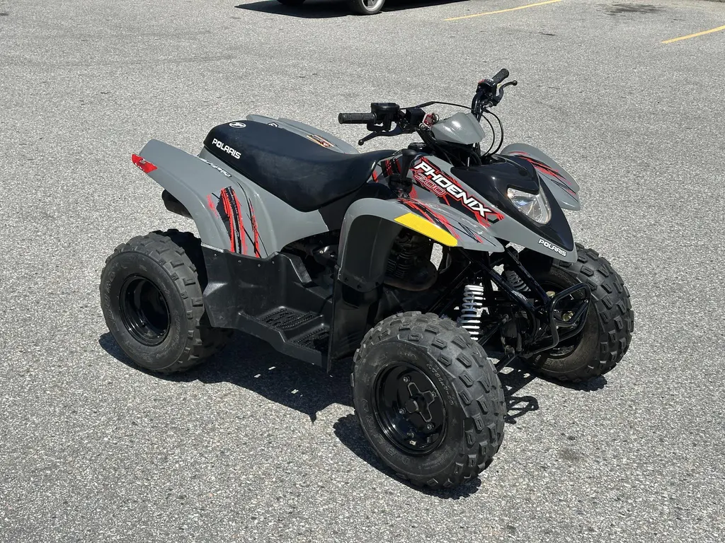 2023 Polaris Phoenix™ 200 - Avalanche Gray
