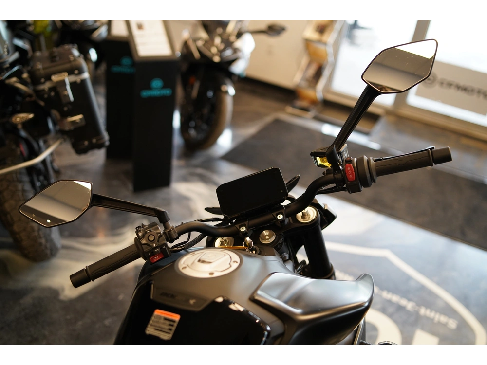 Cfmoto 800nk 2024 alt