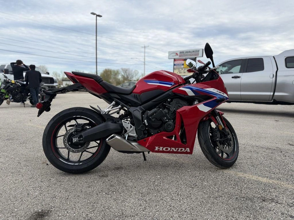 2026 Honda Cbr650r E-clutch alt