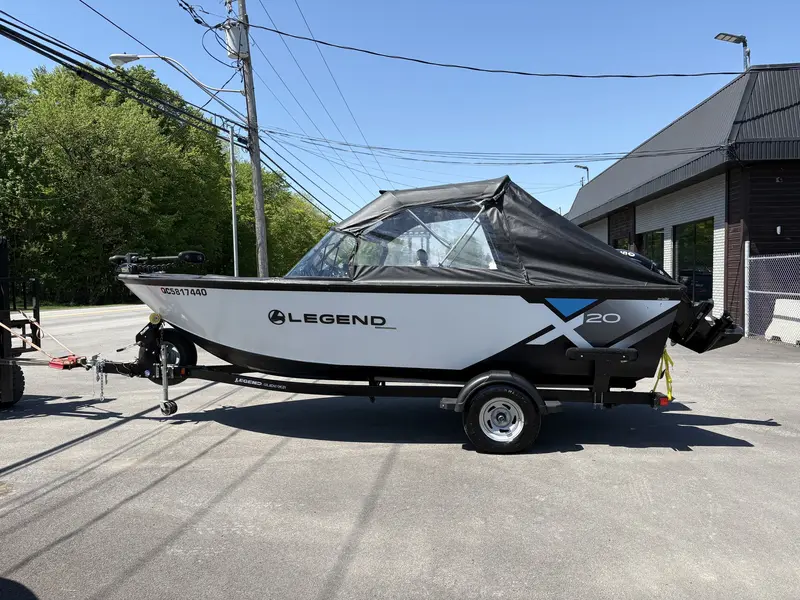 2017 Legend Boats X20**MOTEUR MERCURY 150 FORCES** **20 PIEDS TOUT ÉQUIPÉ!!** thumbnail 5