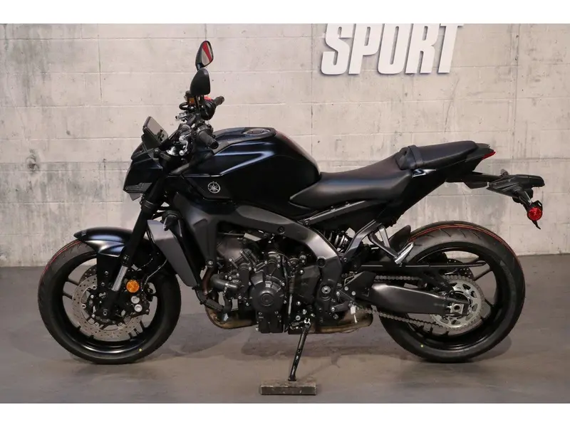 2025 Yamaha MT-09 (DEMO ENR.) thumbnail 3