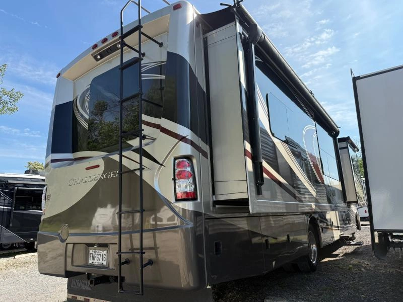 Thor Motor Coach Challenger 37kt 2015 alt