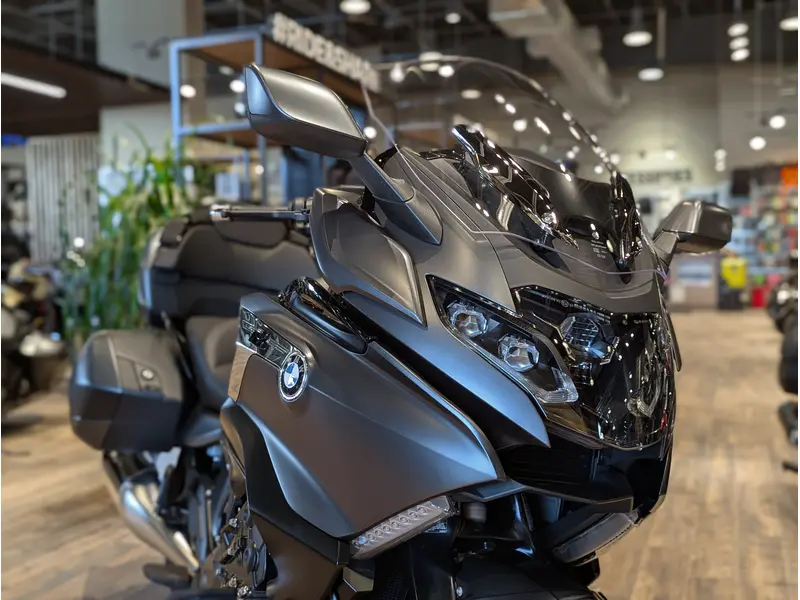 2026 BMW K 1600 Grand America // Mineral Grey Metallic Matte thumbnail 3