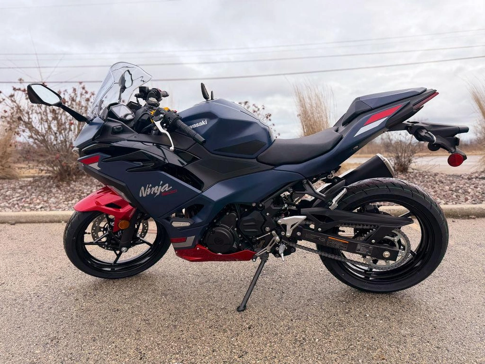 2026 Kawasaki Ninja® 500 Se Abs alt