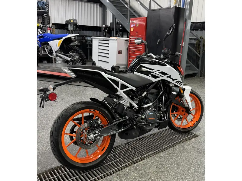 2020 KTM DUKE 200
