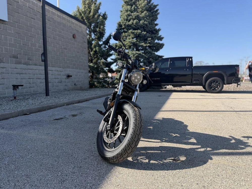 2026 Honda Rebel 300 E-clutch alt