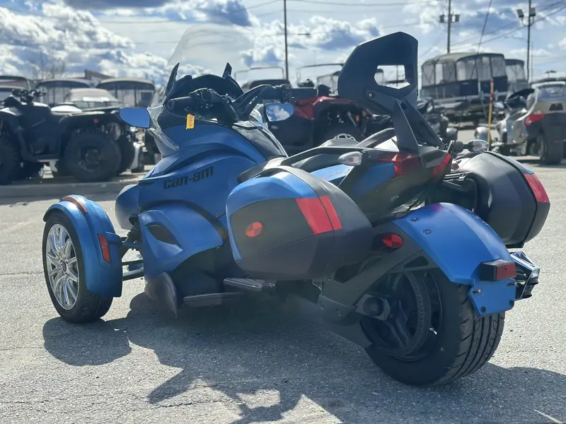 2015 Can-Am SPYDER ST LTD 991 thumbnail 3