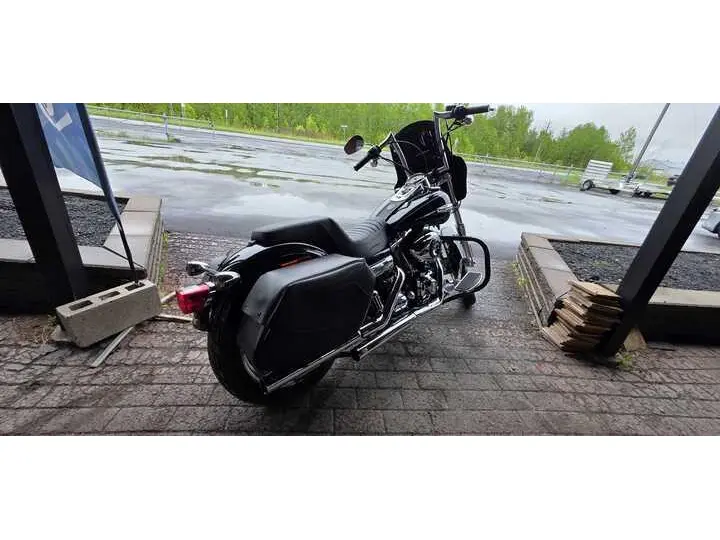 2010 Harley-Davidson DYNA SUPER GLIDE FXDC thumbnail 4