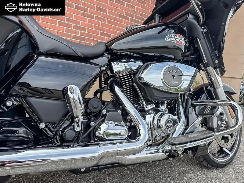 2026 Harley-Davidson FLHX - Street Glide® thumbnail 18