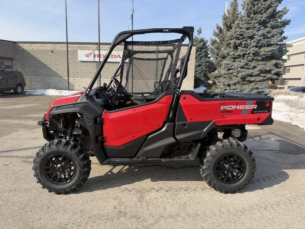 2025 Honda Pioneer 1000 Deluxe alt