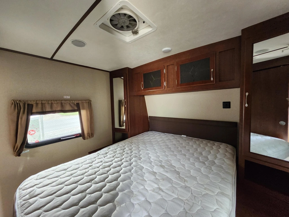 Ever-lite 242rbs 2015 alt