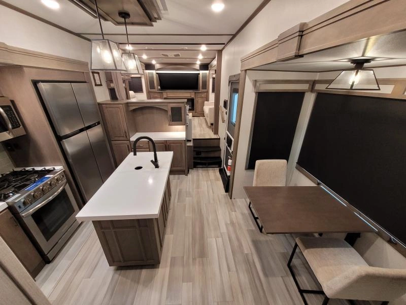 Grand Design Solitude 380fl 2023 alt