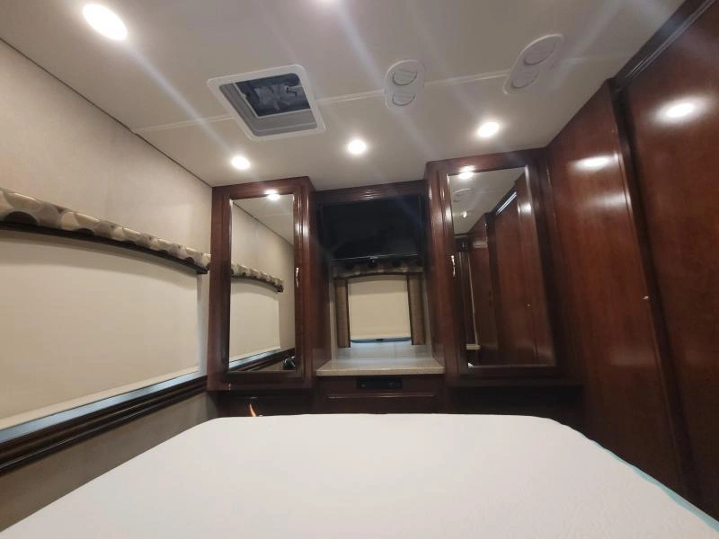 2017 Fleetwood Jamboree 31u alt