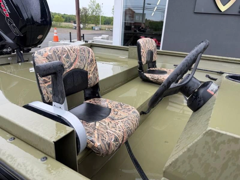 Crestliner 2070 Retriever Side 2026 alt