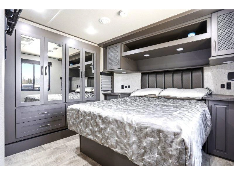 Grand Design Momentum 350g 2022 alt