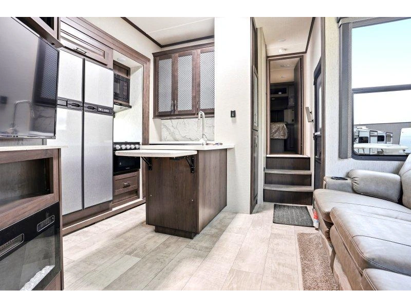 Grand Design Momentum 350g 2022 alt