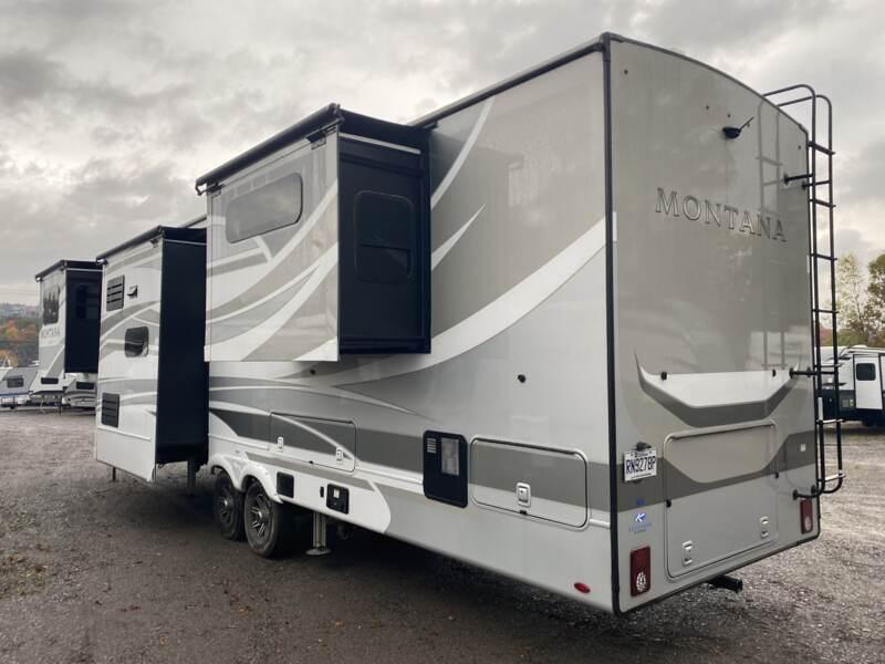 2022 Keystone RV Montana thumbnail 3
