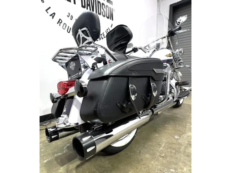 2010 Harley-Davidson ROAD KING CLASSIC FLHRC thumbnail 5