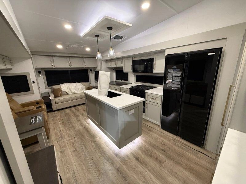 2026 Brinkley Model Z Z2900 alt