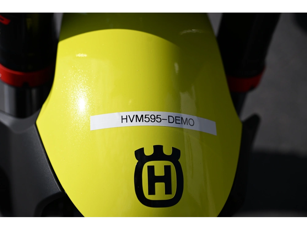 2026 Husqvarna Vitpiln 801 alt