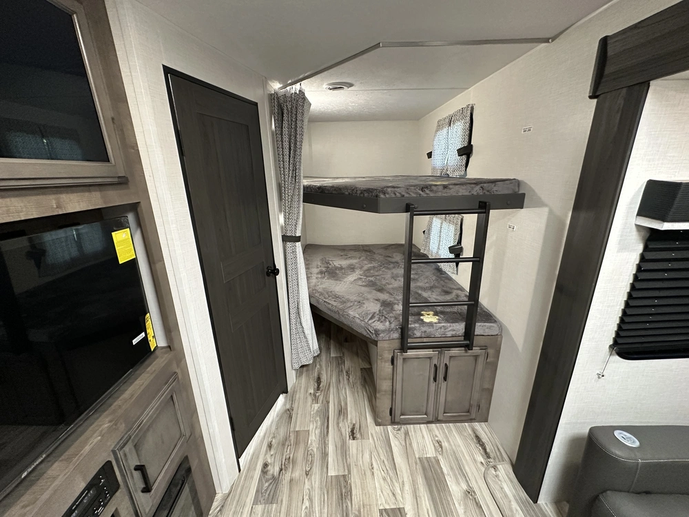 2023 Venture Rv Sporttrek 312vbh alt
