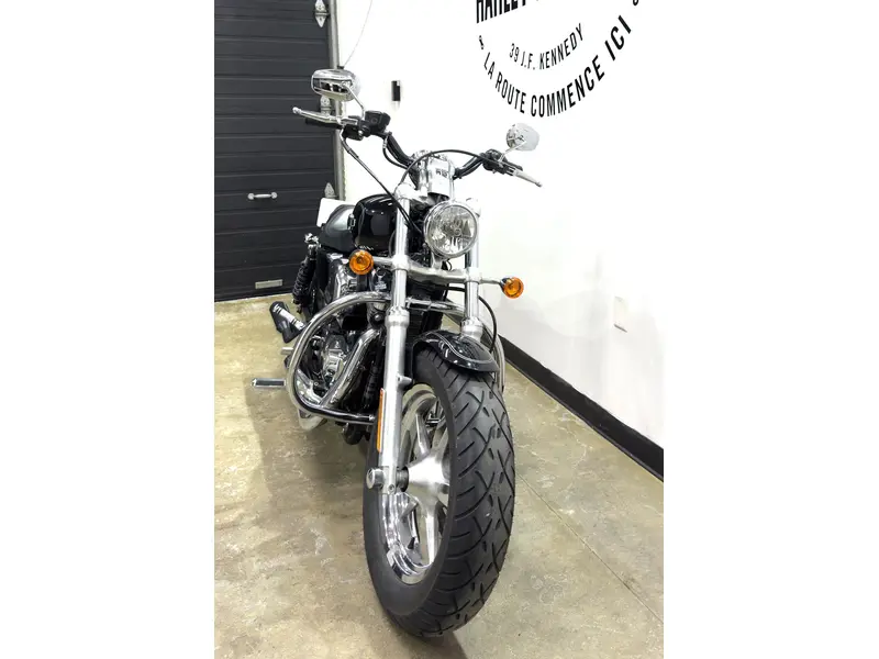 2011 Harley-Davidson Sportster XL 1200 thumbnail 3