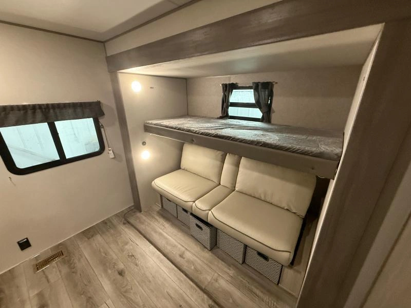 2026 Coachmen Catalina 323bhdsckl alt