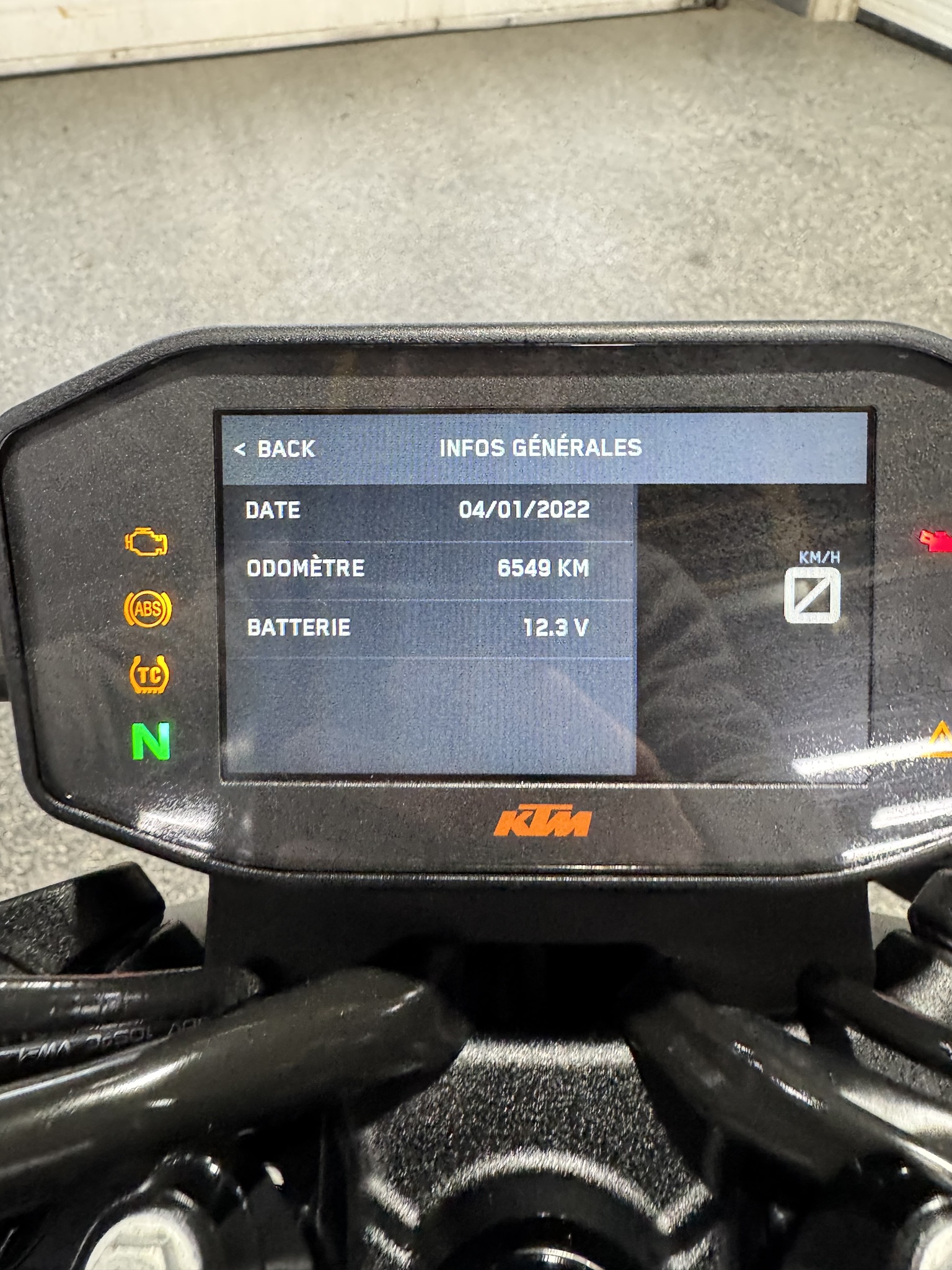 2022 KTM DUKE 890 R thumbnail 11