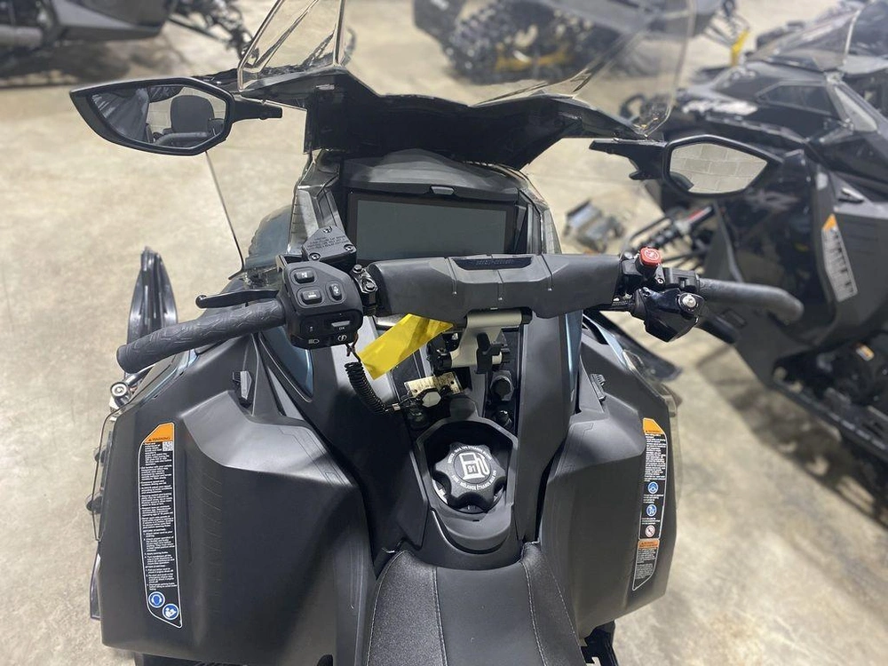 2026 Ski-doo Grand Touring Le With Platinum Package 900 Ace Turbo alt