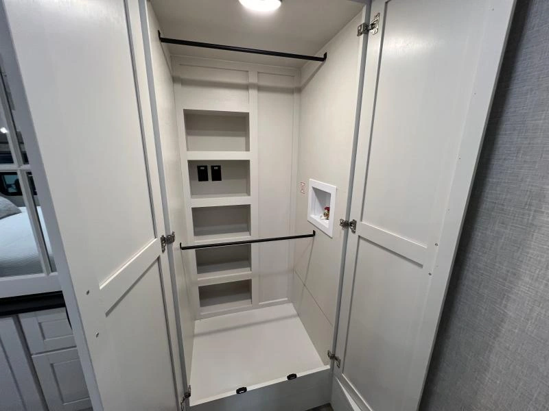 Jayco North Point 381ckre 2025 alt
