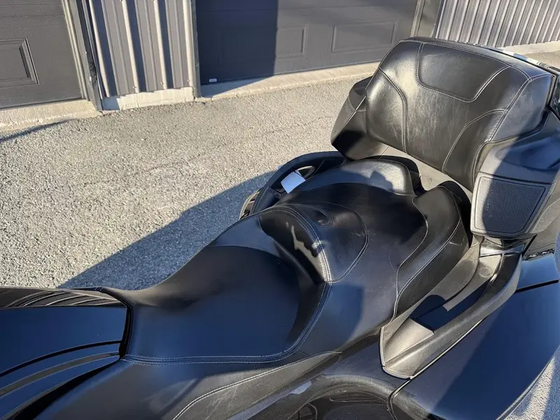2015 Can-Am RT thumbnail 6