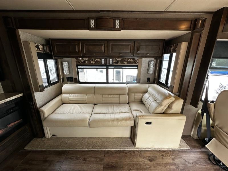 Tiffin Motorhomes Allegro 34pa 2018 alt