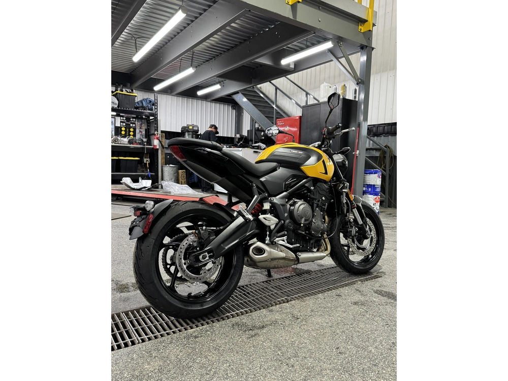 2026 Triumph Trident 660 alt